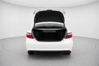 2015 Toyota Camry LE   - Photo 5 - Cape Coral, FL 33909