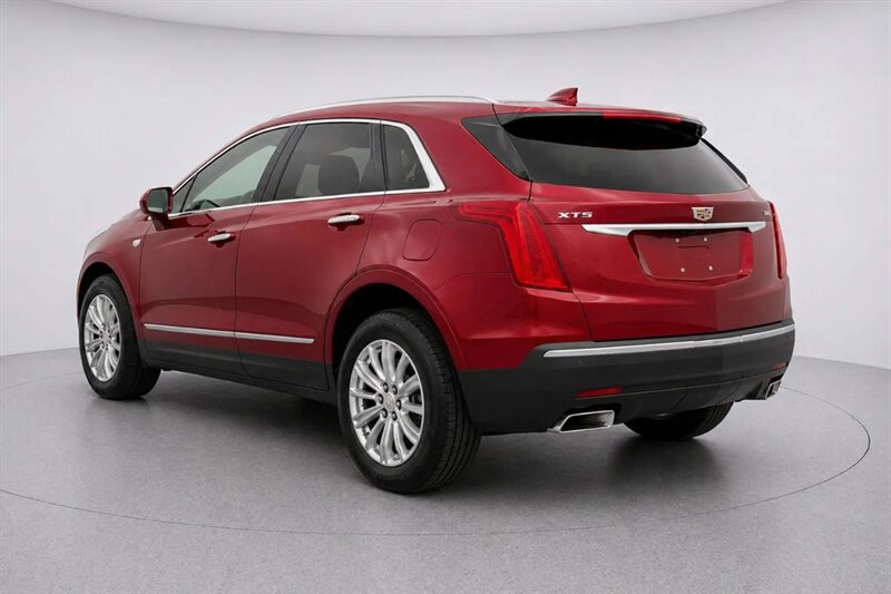 2018 Cadillac XT5   - Photo 1 - Cape Coral, FL 33909
