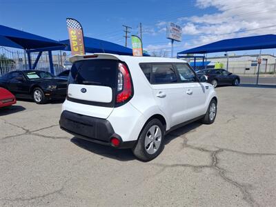 2015 Kia Soul SE - Photo 4 - El Paso, TX 79905