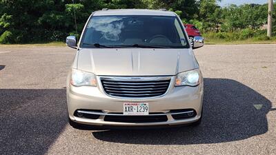 2014 Chrysler Town and Country Touring-L - Photo 2 - Baraboo, WI 53913