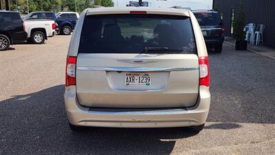 2014 Chrysler Town and Country Touring-L - Photo 7 - Baraboo, WI 53913