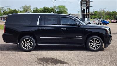 2016 GMC Yukon XL Denali   - Photo 4 - Baraboo, WI 53913
