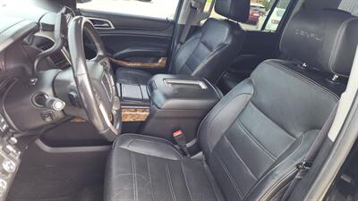 2016 GMC Yukon XL Denali   - Photo 11 - Baraboo, WI 53913