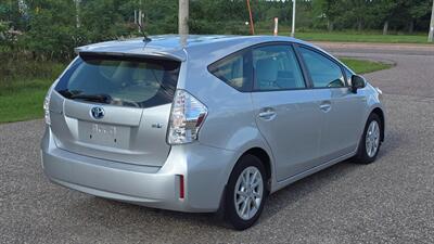 2012 Toyota Prius v Three - Photo 8 - Baraboo, WI 53913