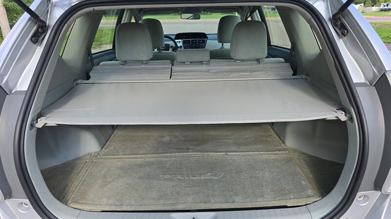 2012 Toyota Prius v Three - Photo 11 - Baraboo, WI 53913
