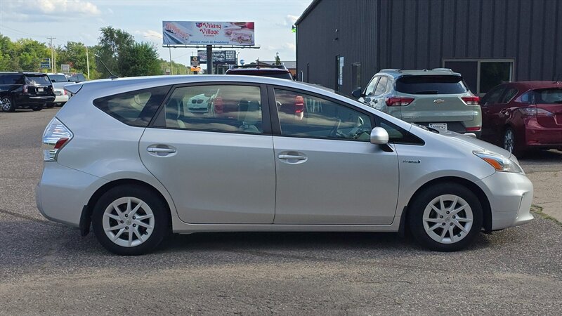 2012 Toyota Prius v Three - Photo 4 - Baraboo, WI 53913