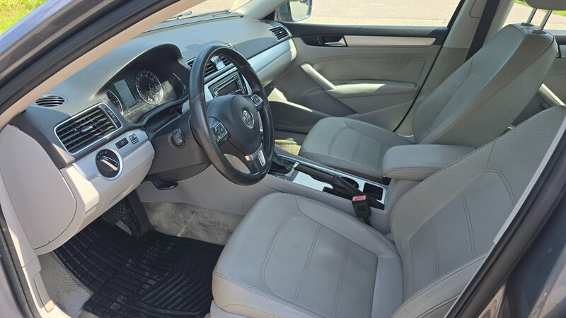 2013 Volkswagen Passat TDI SE - Photo 9 - Baraboo, WI 53913