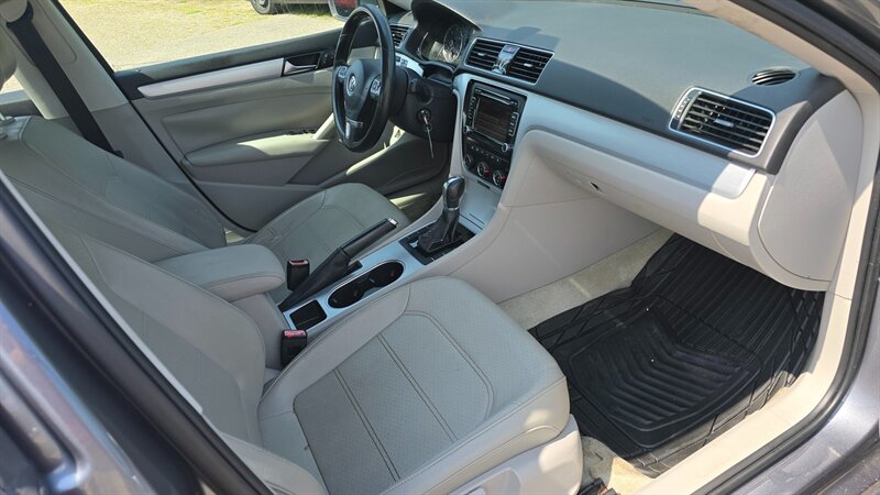 2013 Volkswagen Passat TDI SE - Photo 15 - Baraboo, WI 53913