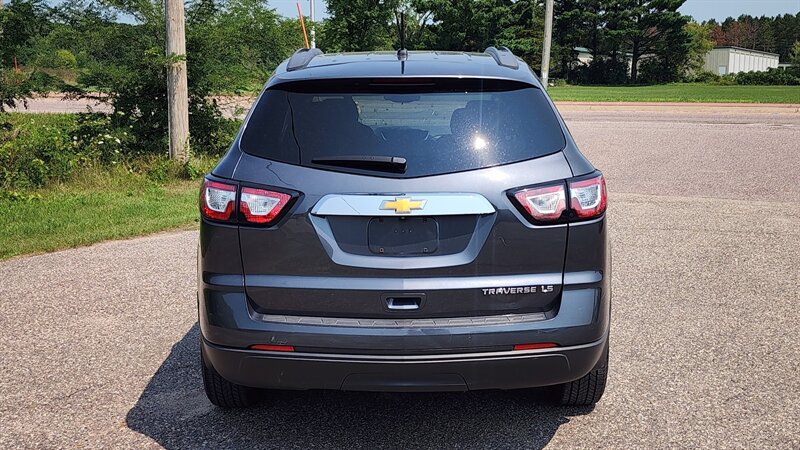 2014 Chevrolet Traverse LS - Photo 7 - Baraboo, WI 53913