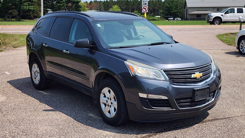 2014 Chevrolet Traverse LS - Photo 3 - Baraboo, WI 53913