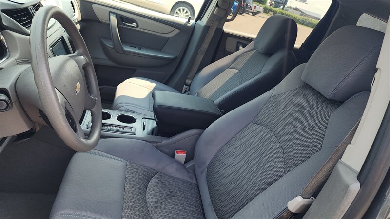 2014 Chevrolet Traverse LS - Photo 11 - Baraboo, WI 53913