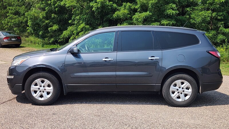 2014 Chevrolet Traverse LS - Photo 4 - Baraboo, WI 53913