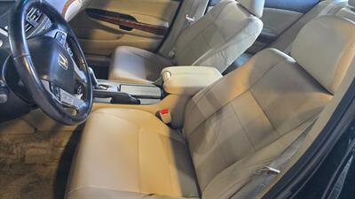 2010 Honda Accord EX-L - Photo 9 - Baraboo, WI 53913