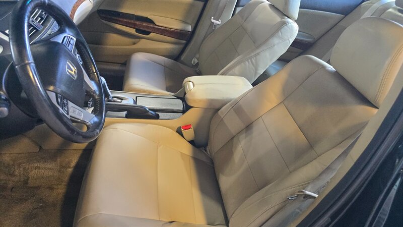 2010 Honda Accord EX-L - Photo 9 - Baraboo, WI 53913
