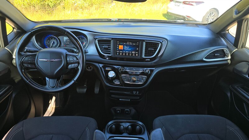 2018 Chrysler Pacifica Touring Plus - Photo 16 - Baraboo, WI 53913