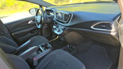 2018 Chrysler Pacifica Touring Plus - Photo 7 - Baraboo, WI 53913