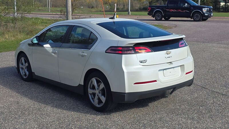 2013 Chevrolet Volt Premium - Photo 6 - Baraboo, WI 53913