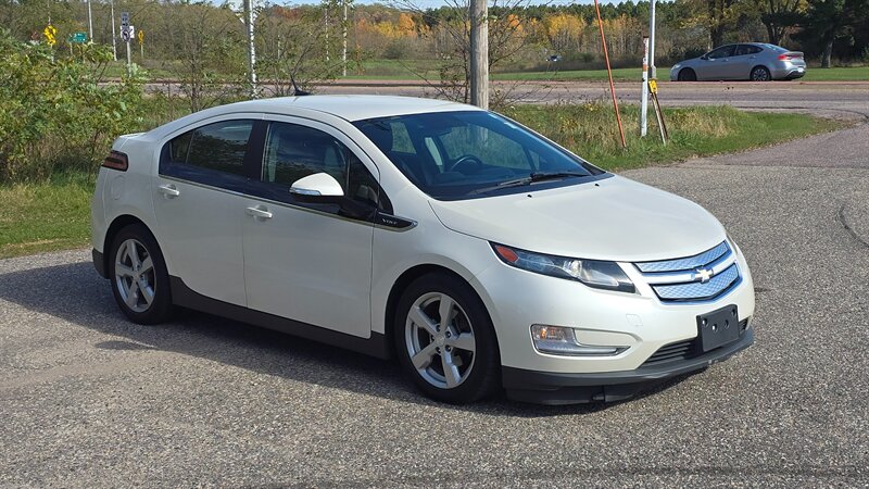 2013 Chevrolet Volt Premium - Photo 3 - Baraboo, WI 53913