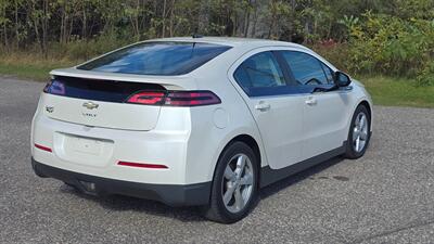 2013 Chevrolet Volt Premium - Photo 8 - Baraboo, WI 53913