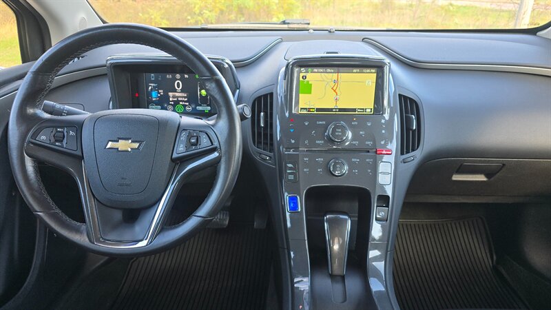 2013 Chevrolet Volt Premium - Photo 12 - Baraboo, WI 53913