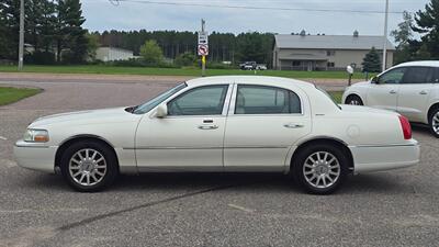 2007 Lincoln Town Car Signature - Photo 5 - Baraboo, WI 53913