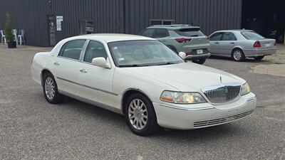 2007 Lincoln Town Car Signature - Photo 3 - Baraboo, WI 53913