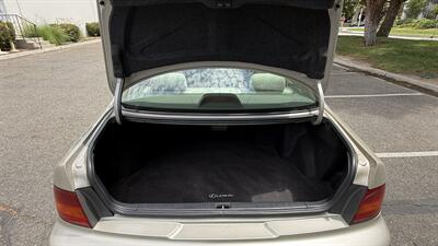 1997 Lexus ES 300 - Photo 8 - Valencia, CA 91355