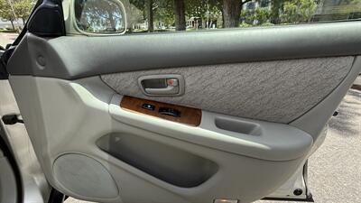 1997 Lexus ES 300 - Photo 20 - Valencia, CA 91355