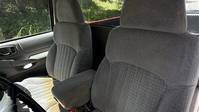 1998 Chevrolet S-10 - Photo 19 - Valencia, CA 91355