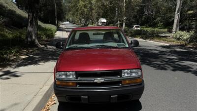 1998 Chevrolet S-10 - Photo 2 - Valencia, CA 91355