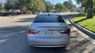 2012 Hyundai SONATA Limited - Photo 5 - Valencia, CA 91355
