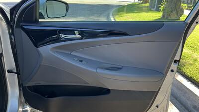 2012 Hyundai SONATA Limited - Photo 32 - Valencia, CA 91355