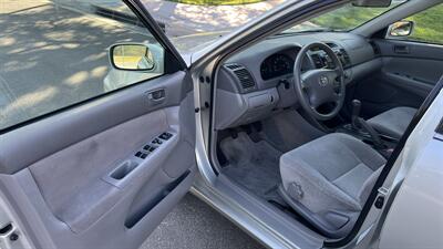 2002 Toyota Camry LE   - Photo 15 - Valencia, CA 91355
