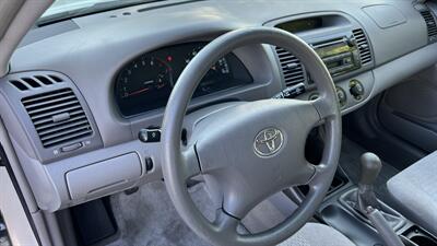 2002 Toyota Camry LE   - Photo 16 - Valencia, CA 91355
