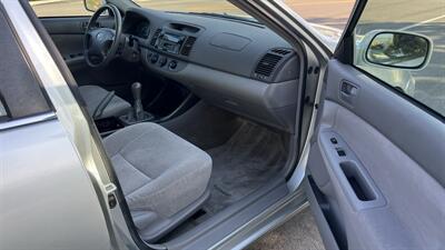 2002 Toyota Camry LE   - Photo 19 - Valencia, CA 91355