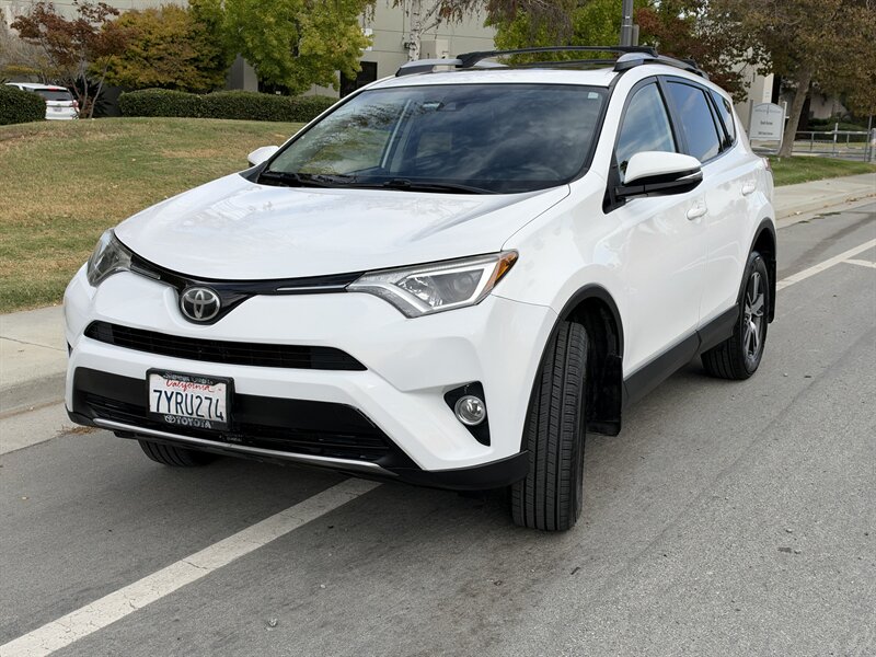 2017 Toyota RAV4 XLE  