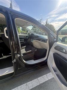 2022 Chrysler Voyager LX - Photo 14 - San Jose, CA 95111