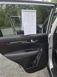 2013 Kia Sorento LX   - Photo 12 - Inwood, WV 25428