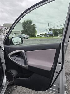 2007 Toyota RAV4   - Photo 13 - Inwood, WV 25428