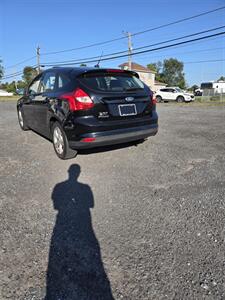 2012 Ford Focus SE   - Photo 22 - Inwood, WV 25428