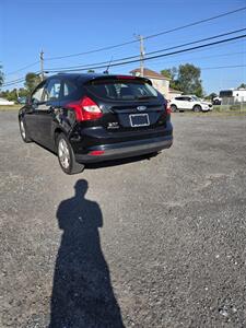 2012 Ford Focus SE   - Photo 7 - Inwood, WV 25428