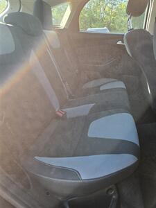 2012 Ford Focus SE   - Photo 31 - Inwood, WV 25428