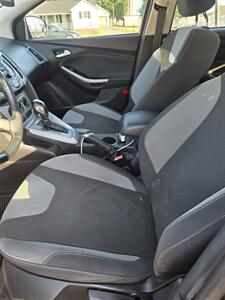 2012 Ford Focus SE   - Photo 19 - Inwood, WV 25428