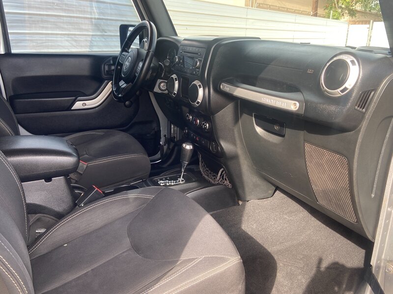2016 Jeep Wrangler Rubicon - Photo 14 - Albuquerque, NM 87105