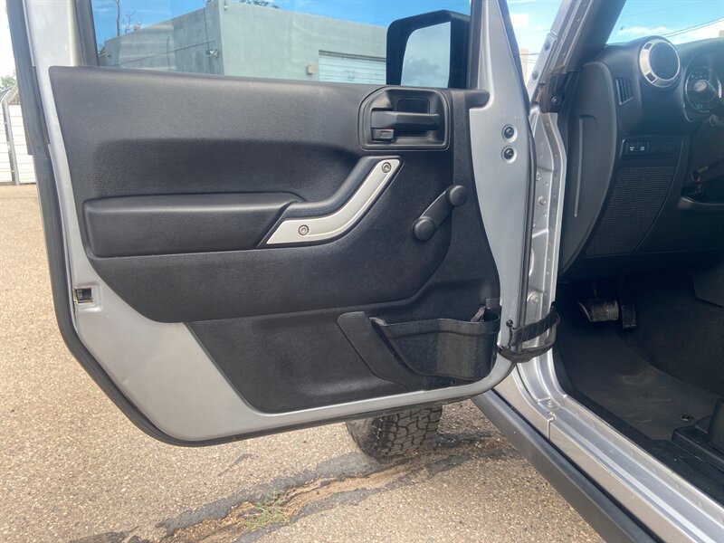 2016 Jeep Wrangler Rubicon - Photo 8 - Albuquerque, NM 87105