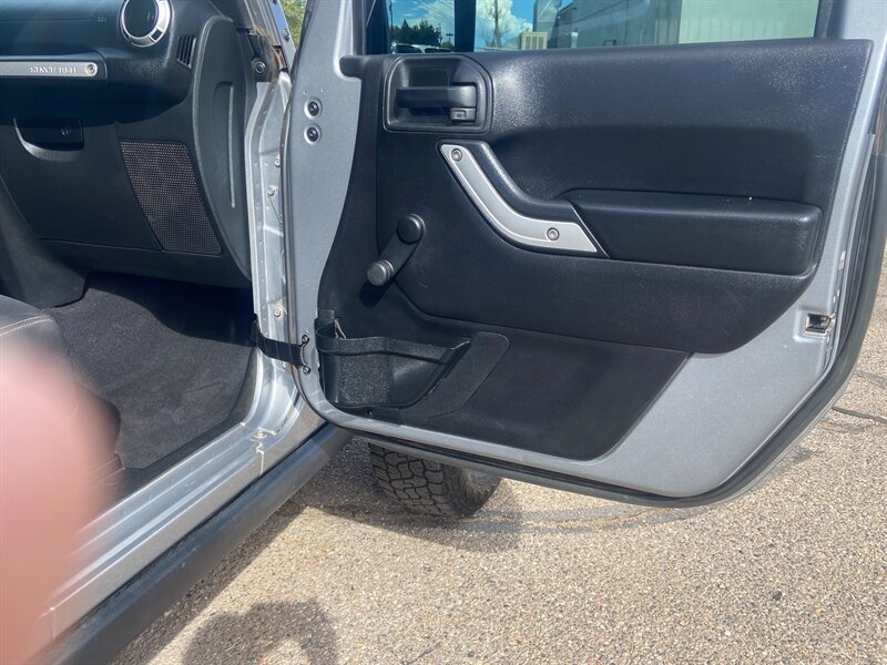 2016 Jeep Wrangler Rubicon - Photo 13 - Albuquerque, NM 87105