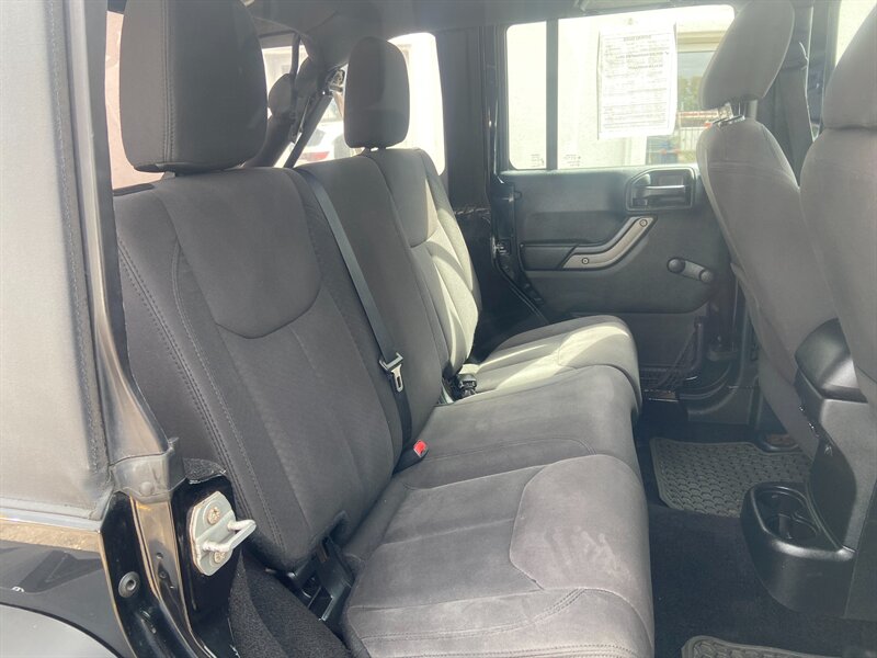 2017 Jeep Wrangler Unlimited Sport S - Photo 14 - Albuquerque, NM 87105