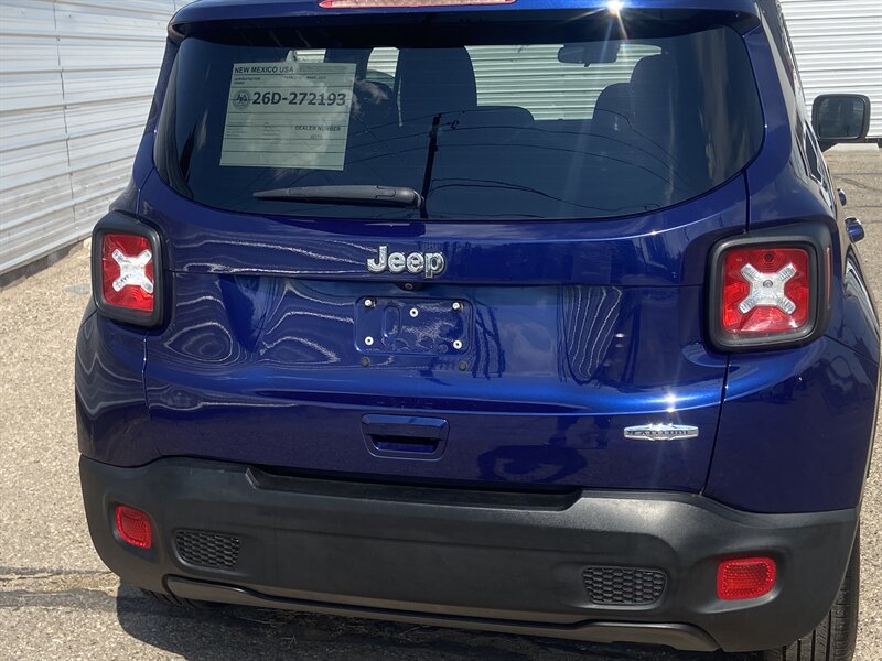 2019 Jeep Renegade Latitude - Photo 3 - Albuquerque, NM 87105