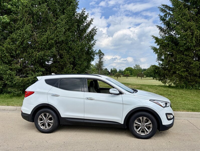 2014 Hyundai SANTA FE Sport 2.4L - Photo 4 - Brunswick, OH 44212