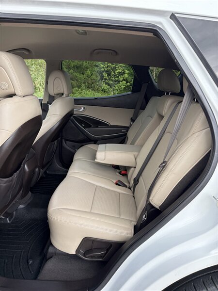 2014 Hyundai SANTA FE Sport 2.4L - Photo 7 - Brunswick, OH 44212